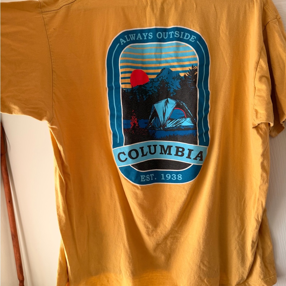 Columbia Men's Yellow Graphic T-Shirt size: XL